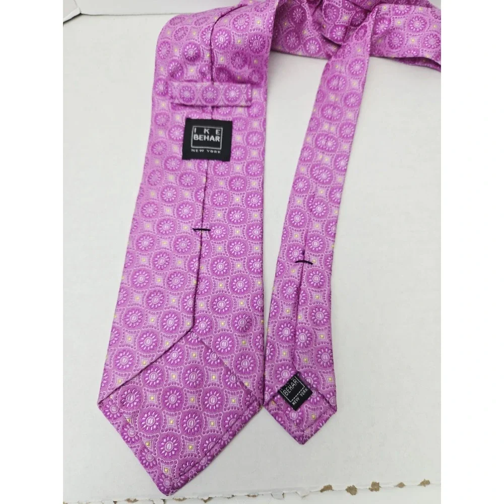 IKE Behar Men's Tie‎ New York pink purple pattern %100 silk